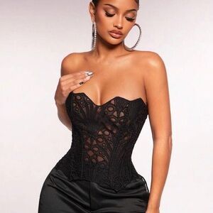 SOLD – Message me for Reorder New Y2K Elegant Black Lace Bustier Top size M